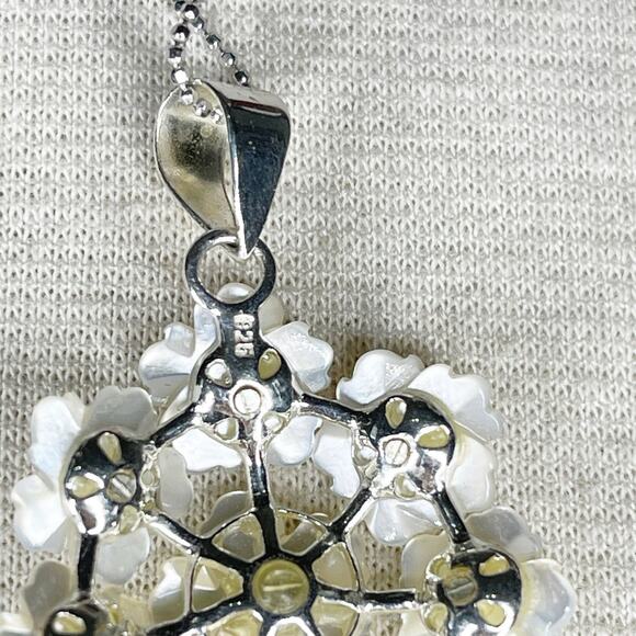 Vintage Mother of Pearl Cluster Flower Pendant Necklace 925 Sterling Silver - Picture 11 of 16